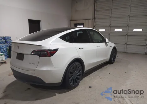 2021 Tesla Model Y Performance Dual Motor All-Wheel Drive z USA, uszkodzony, nr VIN 5YJYGDEF2MF246221